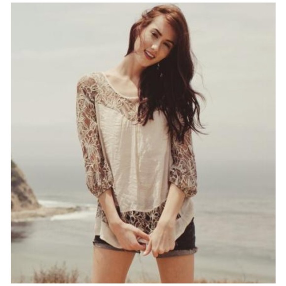 Anthropologie Tops - 005 Anthropologie Areve quarter sleeve peasant top with laced detail in cream